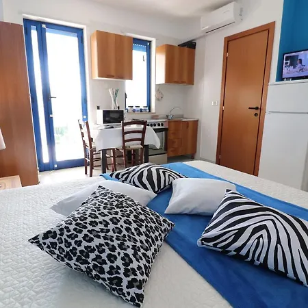 Delightful Studio Flat For Holidays Casa Anisa In Otrante